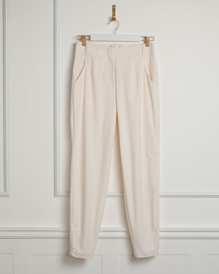 Kate Pant - 02/25